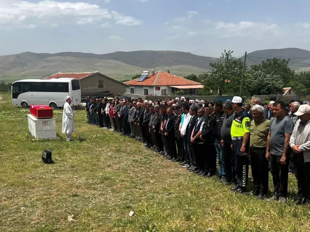 Kıbrıs Gazisi Mustafa Sarıtaş, Son Yolculuğuna Uğurlandı