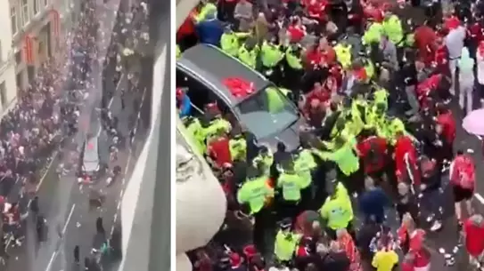 Liverpool'un şampiyonluk kutlamalarında kalabalığın arasına araç daldı
