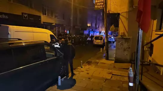 Kağıthane'de El Bombalı Saldırı: 7 Yaralı