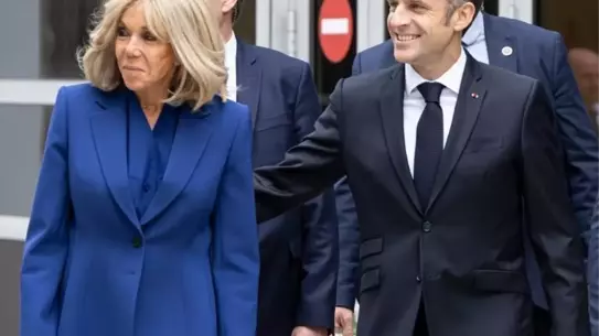 Macron: Eşimle Şakalaşıyorduk