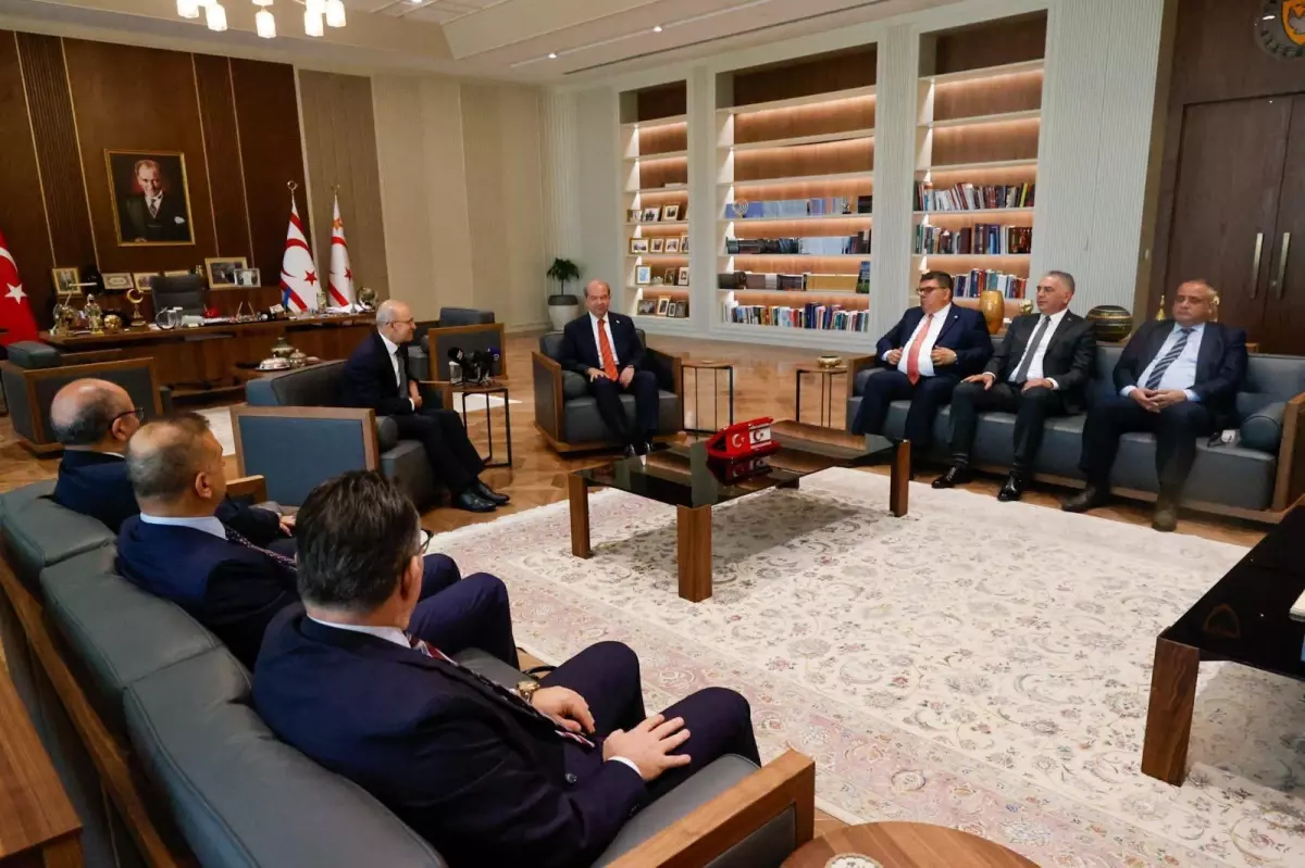 KKTC Cumhurbaşkanı Ersin Tatar, Hazine ve Maliye Bakanı Mehmet Şimşek'i kabul etti