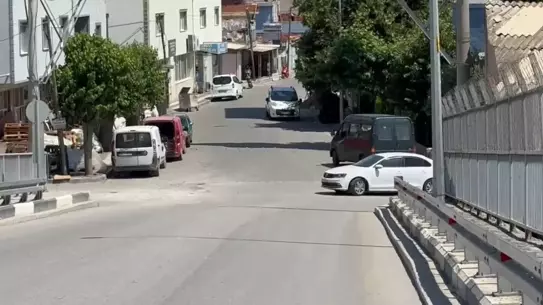 Turgutlu'da geri manevra yapan araç bir kişiyi ezdi