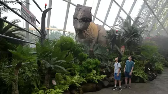 Jurassic World Sergisi Ziyaretçi Akınına Uğradı
