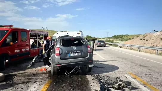 Bingöl'de TIR-Otomobil Kazası: 1 Ölü, 2 Yaralı