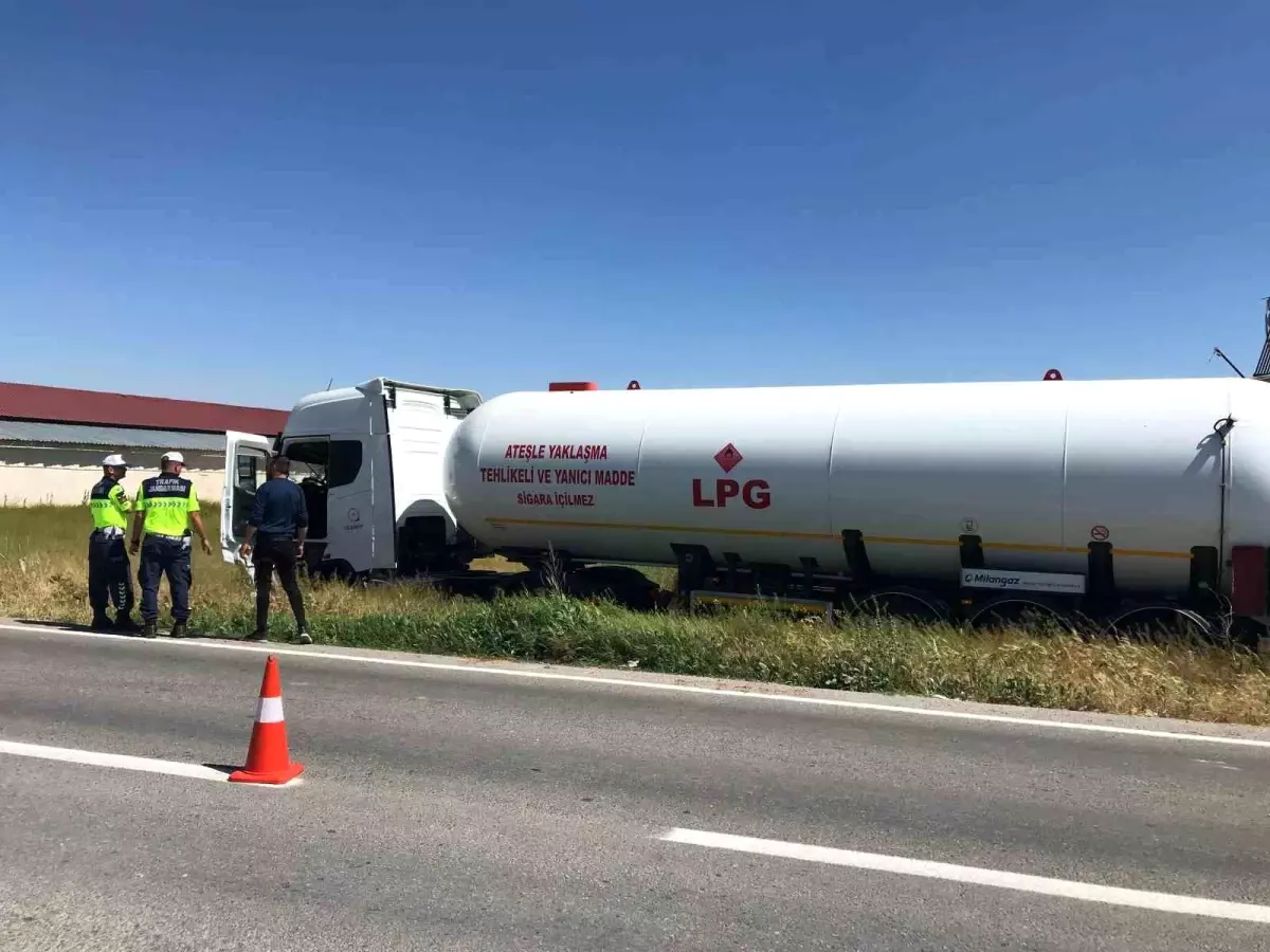 Afyonkarahisar'da LPG Tankerinin Kaza Anı
