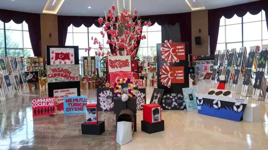 Keçiören'de Minik Öğrencilerden Yılsonu Sergisi