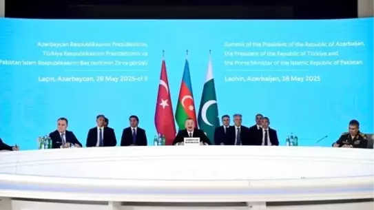 Aliyev: "PKK terör örgütünün silah bırakma kararı, Türkiye devletinin gücünün bir göstergesidir"