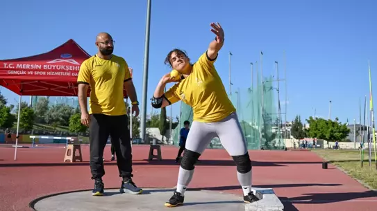 Kız Kardeşlerin Gülle Sporu Başarısı
