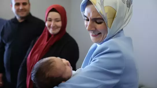 Bakan Göktaş, Samsun'da Doğum Yardımını Destekledi
