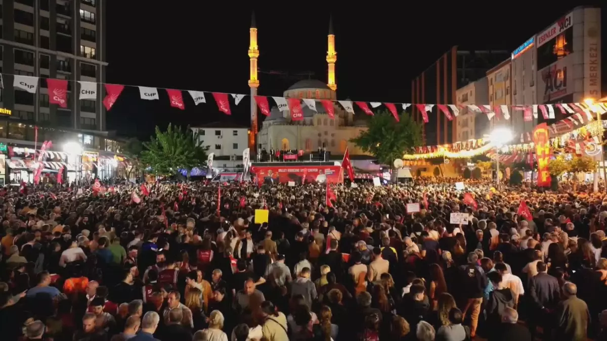 Özgür Özel: 'Bugün Türkiye'de büyük bir demokrasi krizi yaşanmaktadır'