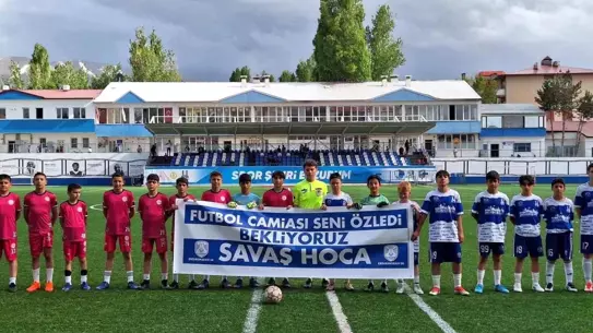 Genç Futbolculardan Savaş Hoca'ya Destek
