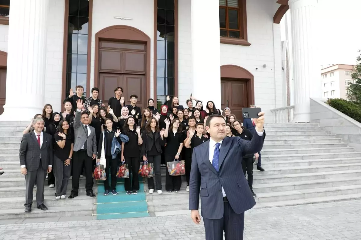 Kütahya'da Gençler İçin Kariyer Fuarı