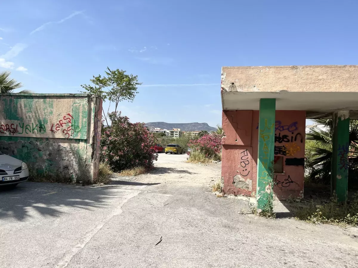 Karşıyaka Statı Temizleniyor