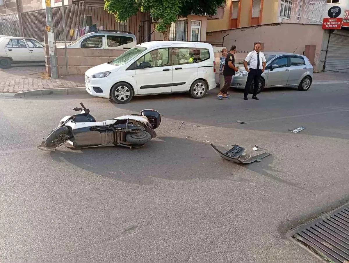 Antalya'da Kadına Çarpan Araç Kaçtı