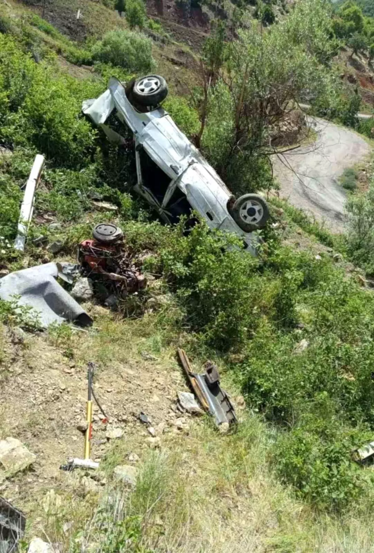 Elazığ'da Uçurum Kazası: 2 Ölü