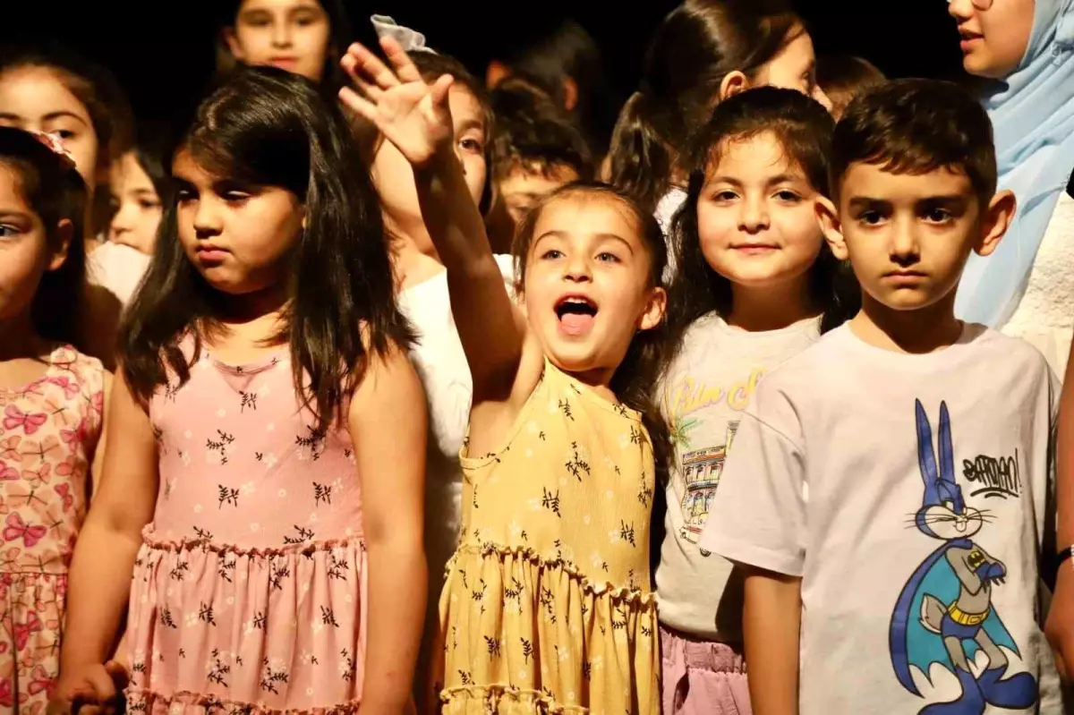 Kağıthane Belediyesi'nin Yaşam Beceri Atölyeleri Mezuniyet Töreni Gerçekleşti