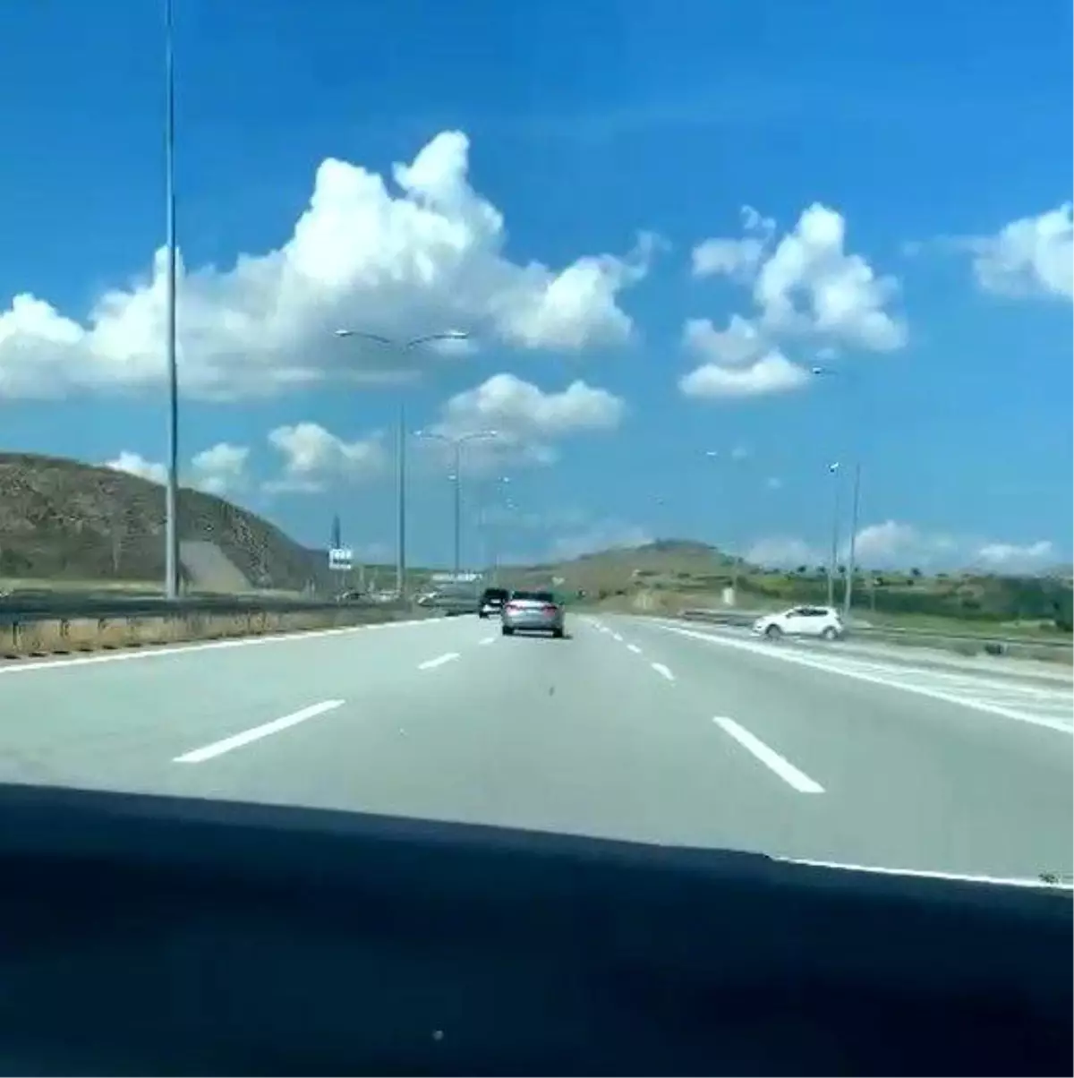 Balıkesir'de Trafik Kazası Anı Kaydedildi