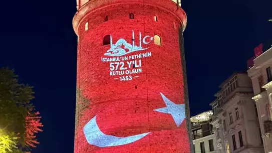Galata Kulesi'nde Işık Gösterisi