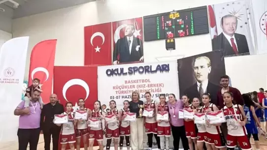 Canik Belediyespor Küçük ve Yıldız Kızlar Türkiye Şampiyonu Oldu