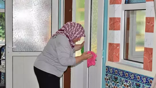 Kumluca'da Camiler Bayram Öncesi Temizleniyor