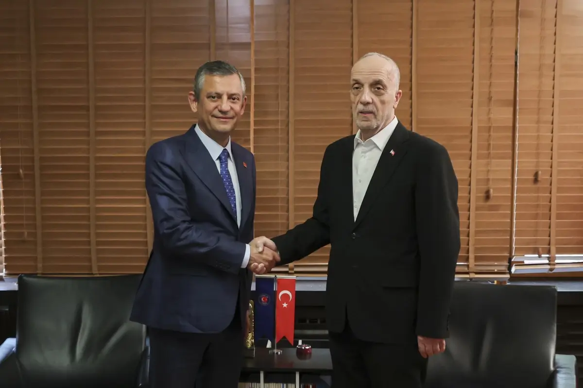 CHP Lideri TÜRK-İŞ'i Ziyaret Etti