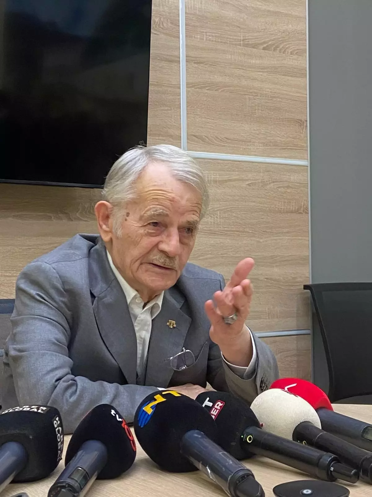 Kırımoğlu'ndan Savaş Açıklamaları