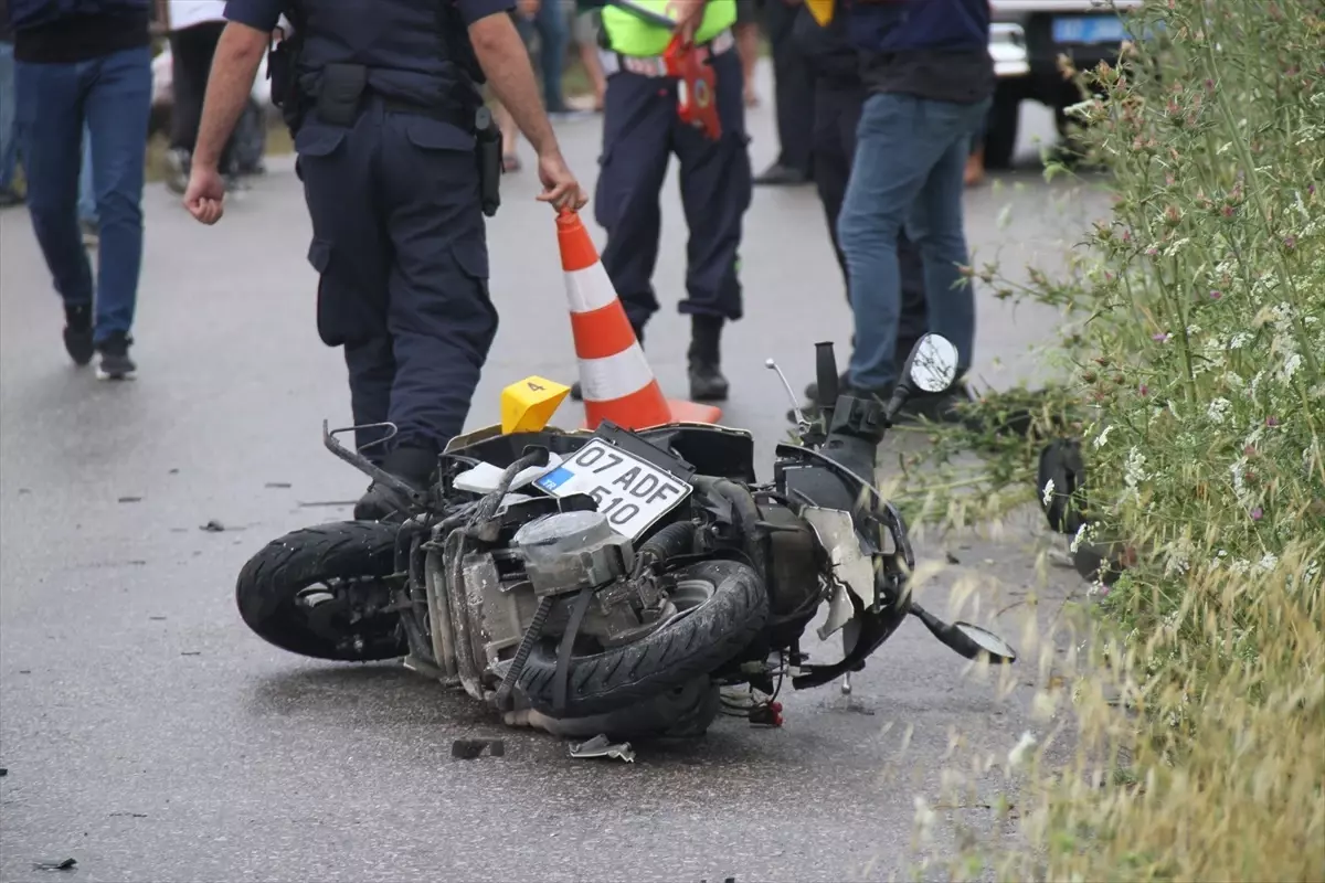 Antalya'da Motosiklet Kazası: Sürücü Hayatını Kaybetti