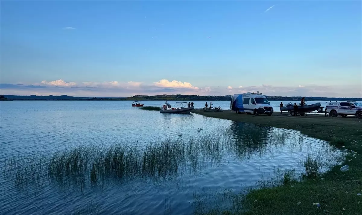 Seyhan Baraj Gölü'nde Kaybolan Genç İçin Arama Çalışmaları