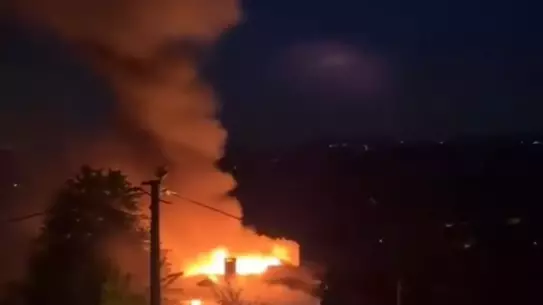 Çiftlikköy'de Çatı Yangını Kontrol Altına Alındı