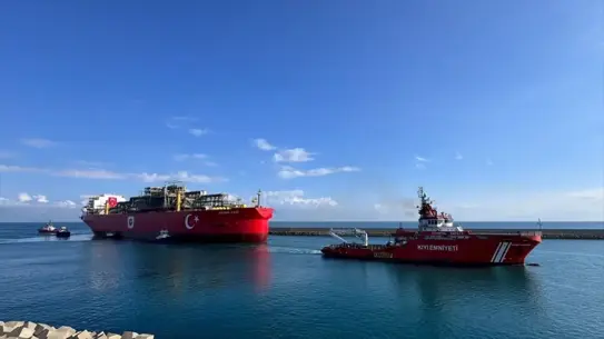 Türkiye'nin ilk yüzer doğal gaz üretim platformu Osman Gazi Filyos Limanı'nda
