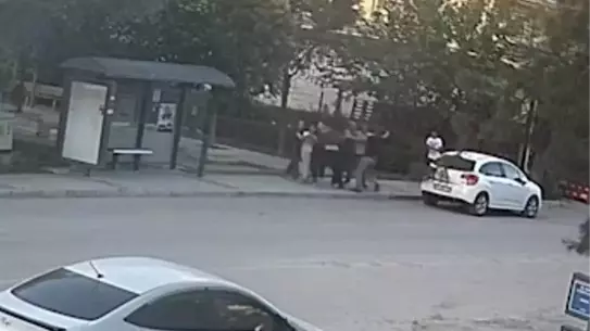 İzmir'de Komşu Kavgası: 4 Yaralı, 4 Tutuklama