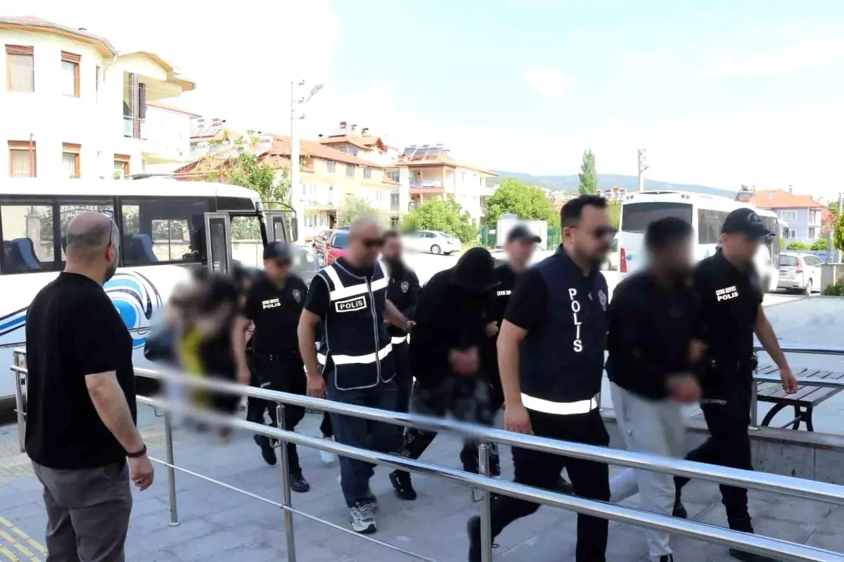 Burdur'da Fuhuş Operasyonu: 8 Tutuklama