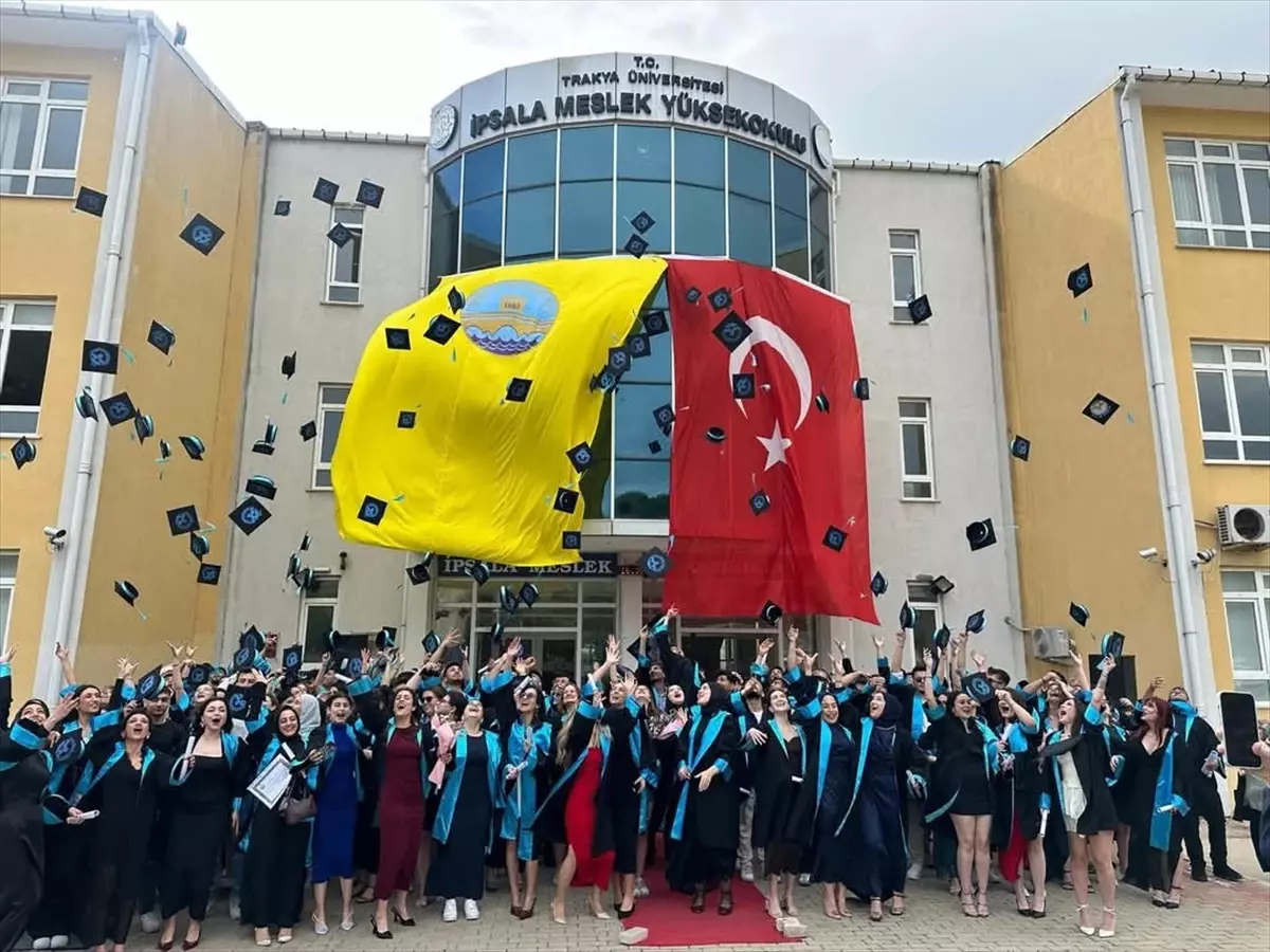 İpsala MYO Mezuniyet Töreni Coşkusu