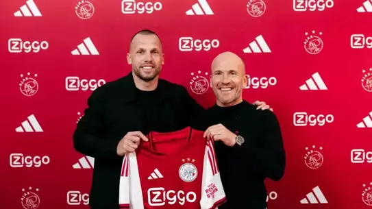 Ajax, Heitinga ile 2 Yıllık Sözleşme İmzaladı