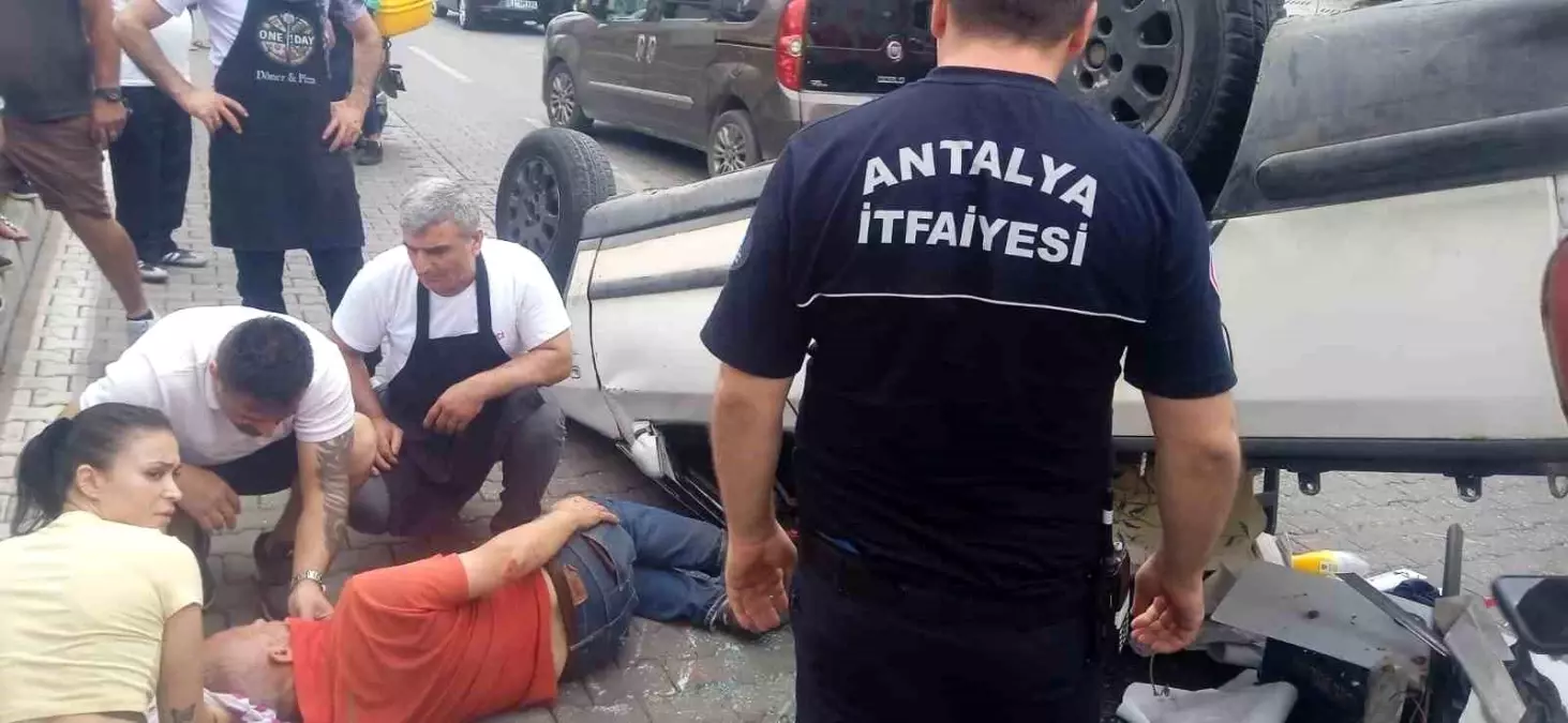 Alanya'da Trafik Kazası: Kamyonet Takla Attı