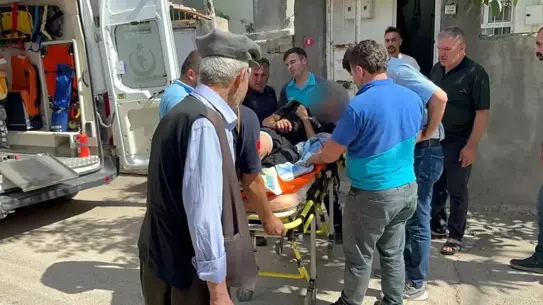 Adıyaman'da Bıçakla Yaralanan Genç Hastaneye Kaldırıldı