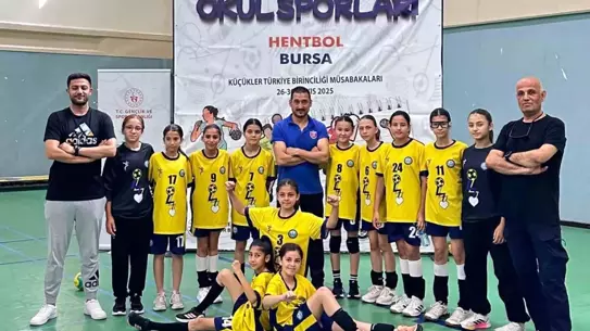 Antalya'nın Kız Hentbol Takımı Türkiye Şampiyonu Oldu