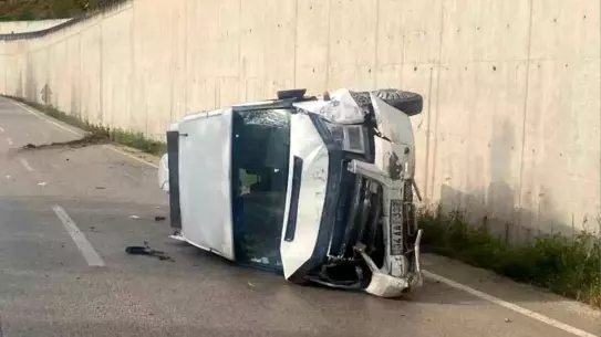 Tokat'ta Minibüs Devrildi: 10 Yaralı