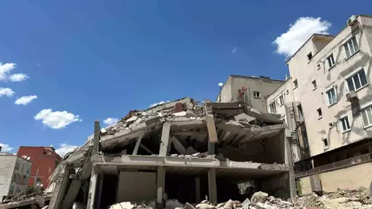 Adıyaman'da Yıkım Tehlikesi
