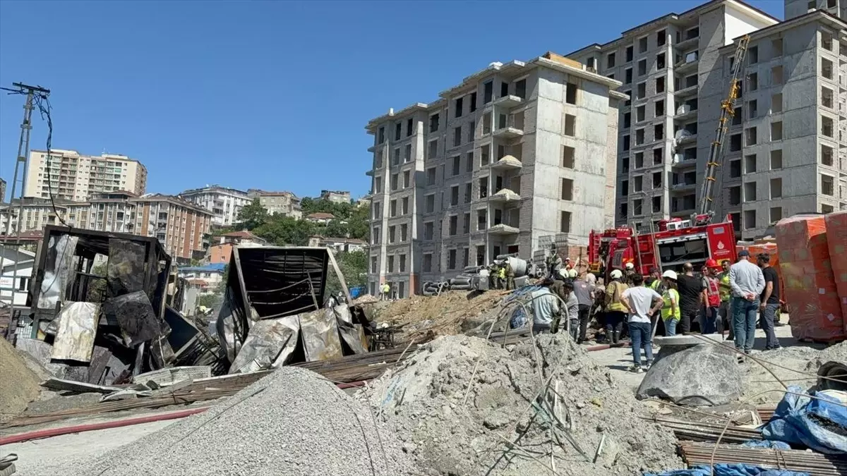 Gaziosmanpaşa'da Konteynerde Yangın