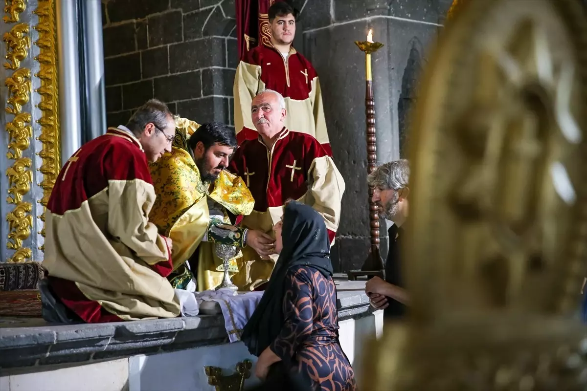 Diyarbakır'da Ermeni Kilisesi'nde Ayin