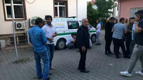 15 Yaşındaki Çocuğun Ailesine Saldırısı: Baba Öldü, Anne Yaralı