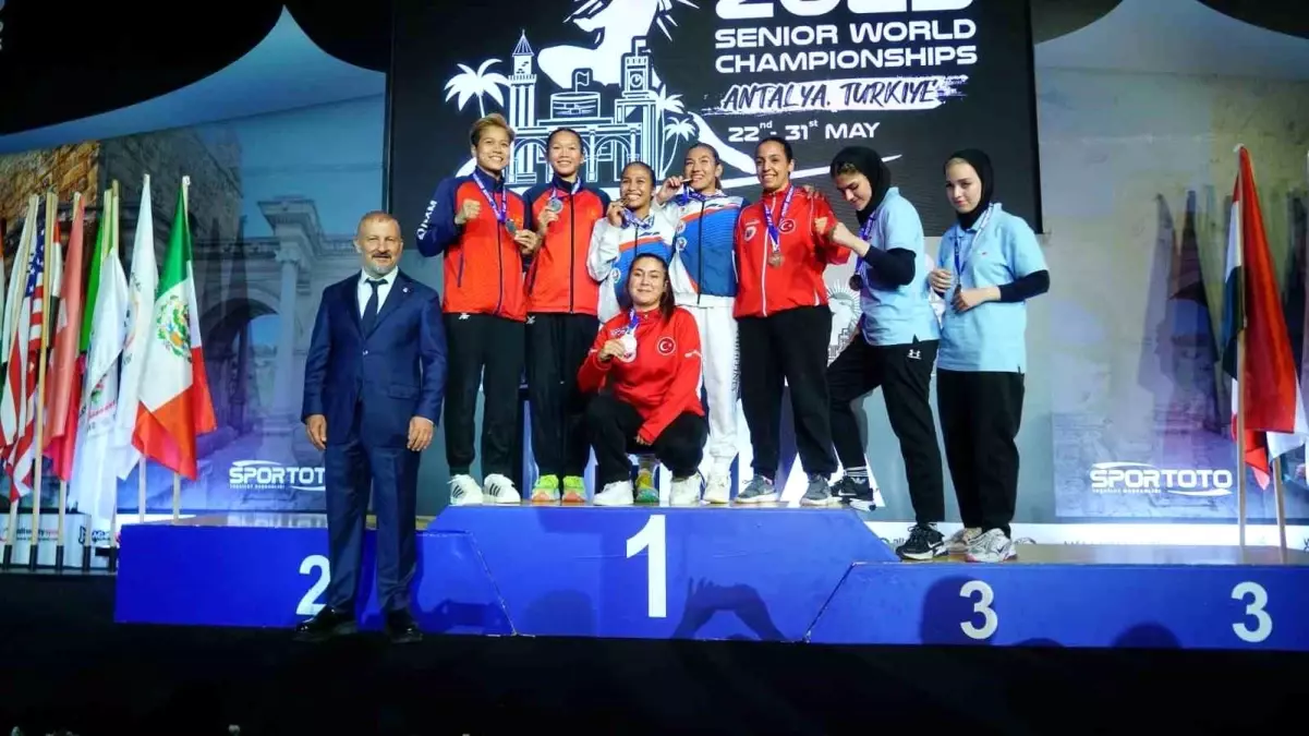 Kemer'de Muaythai Dünya Şampiyonası Tamamlandı, Türkiye 28 Madalya Kazandı