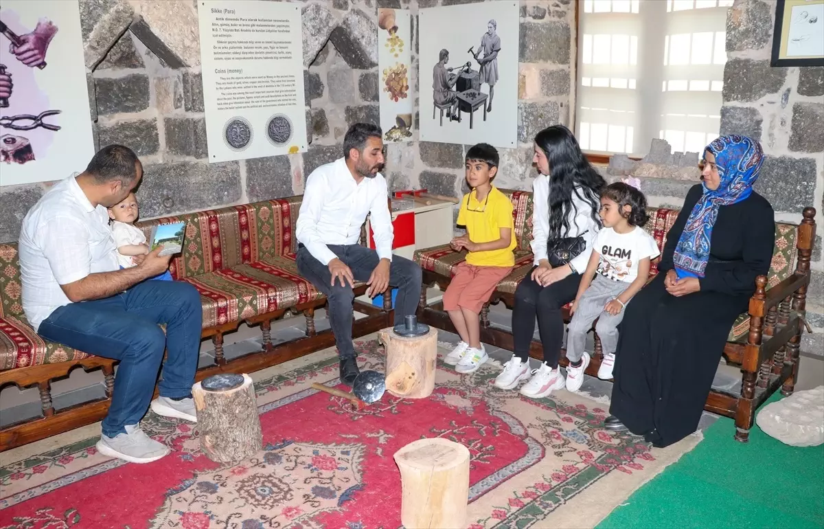 Görme Engelli Çocuk Müze Ziyaretiyle Hayalini Gerçekleştirdi