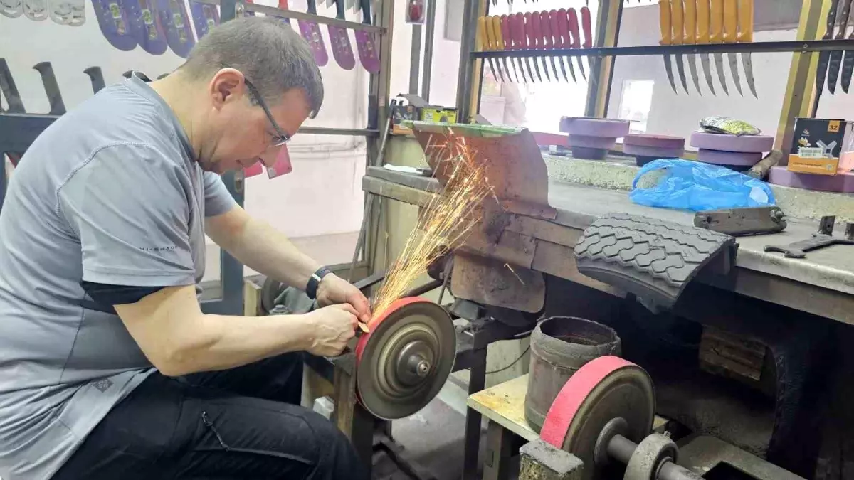 Kurban Bayramı İçin Bıçak Bileme Yoğunluğu
