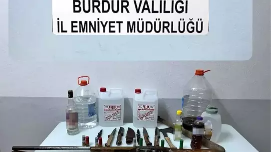 Burdur'da Kaçak İçki ve Silah Ele Geçirildi