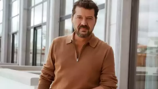 Trafikte çılgına dönen İlker Aksum'dan ağır küfür ve hakaret!