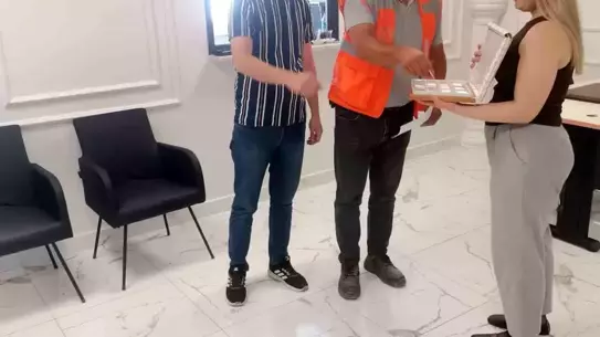 Osmancık Vergi Dairesi'nde Kolonya ve Çikolata İkramı