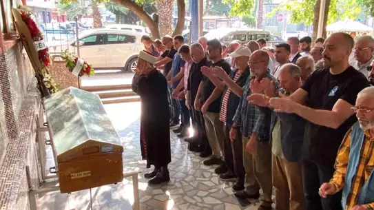 Demet Akalın Kuzeni Hakan Kılıç'ı Uğurladı