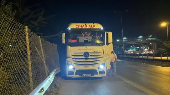 Motosiklet TIR'a Çarptı, Sürücü Hayatını Kaybetti